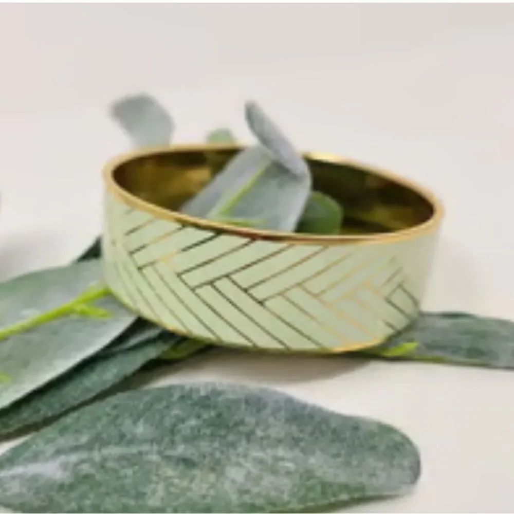 NEW J. Crew Pastel Women's Green and Gold Tone Bangle Bracelet